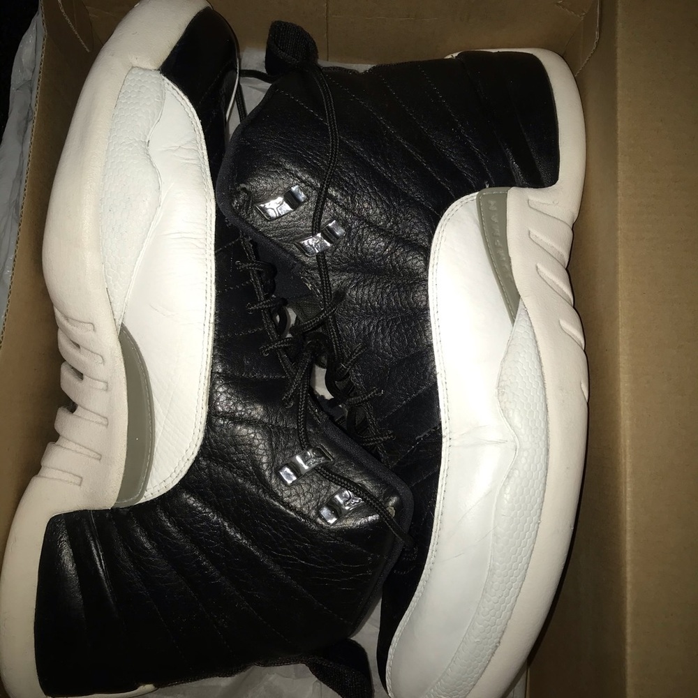 Jordan 12 playoffs size 12 2011